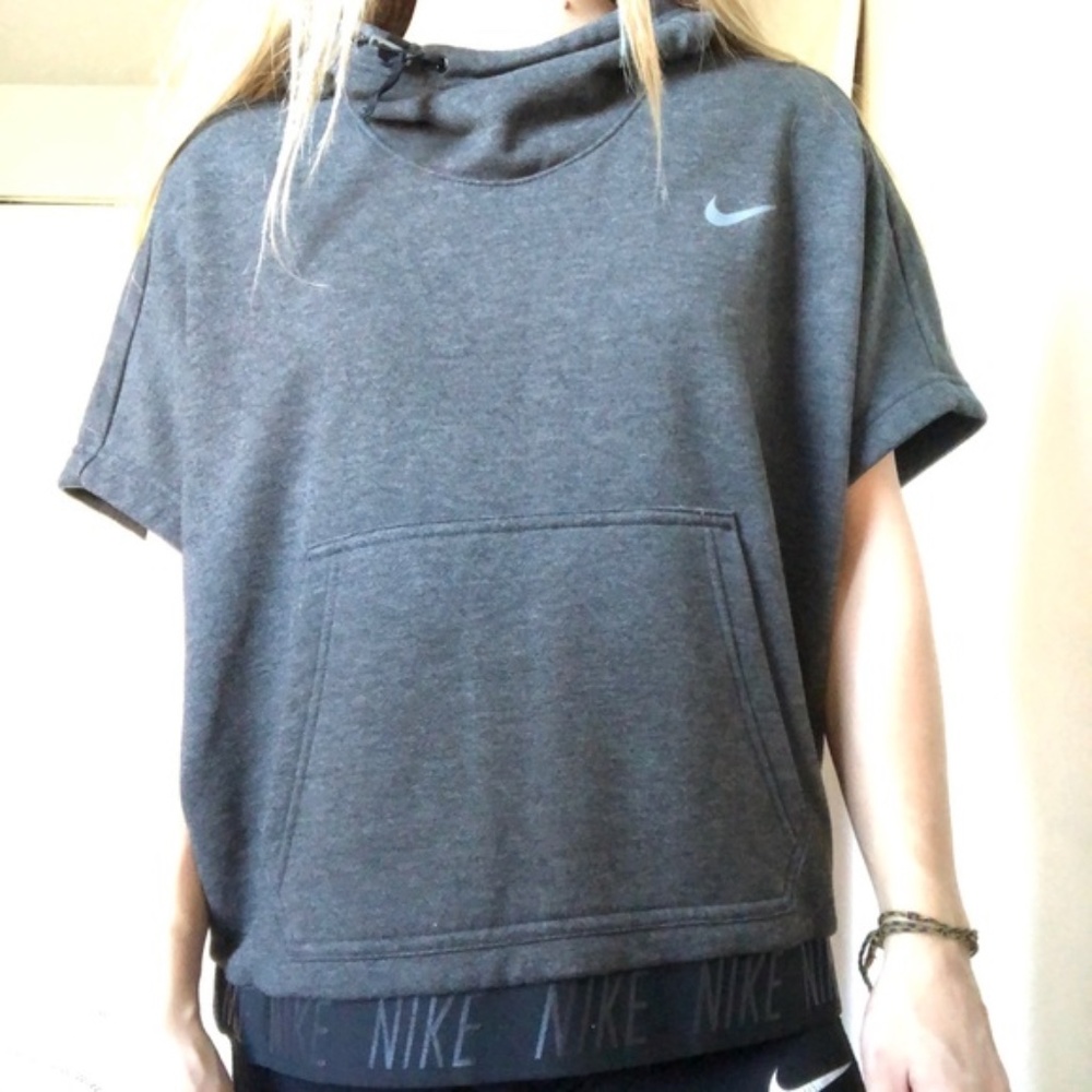 Nike DRI-Fit Hoodie Shortsleeve Sweatshirt in Charcoal Grey - Large